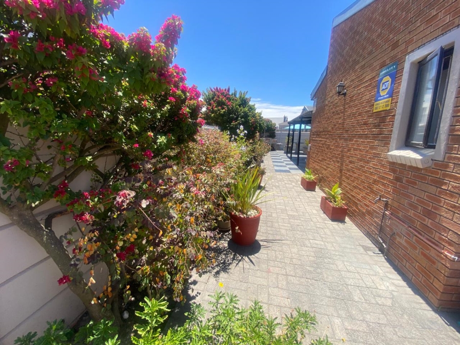 3 Bedroom Property for Sale in Soneike Western Cape